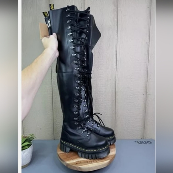 COSPLAY RARE Dr. Martens 22-Eye All Leather Thigh-high Platform Boots Size11 NIB - Picture 7 of 13